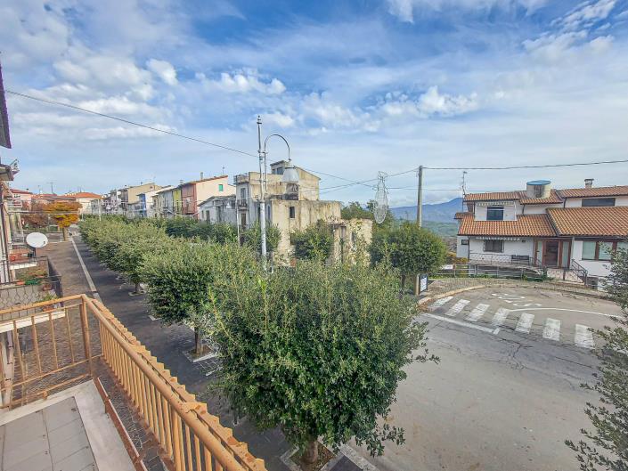 Image No.3-2 Bed Semi-Detached for sale