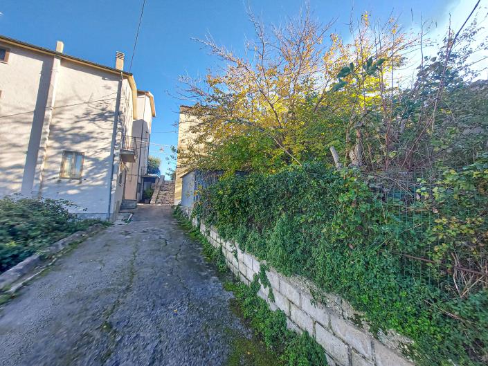 Image No.10-2 Bed Semi-Detached for sale