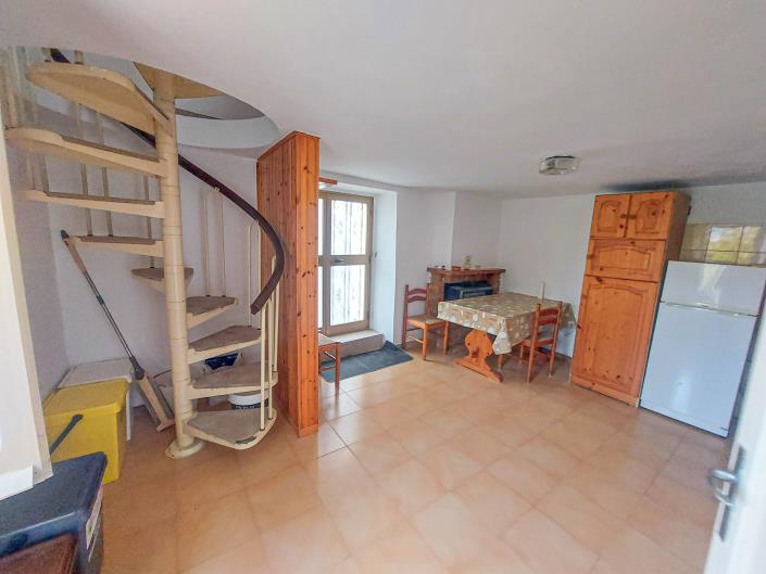 Image No.26-2 Bed Semi-Detached for sale