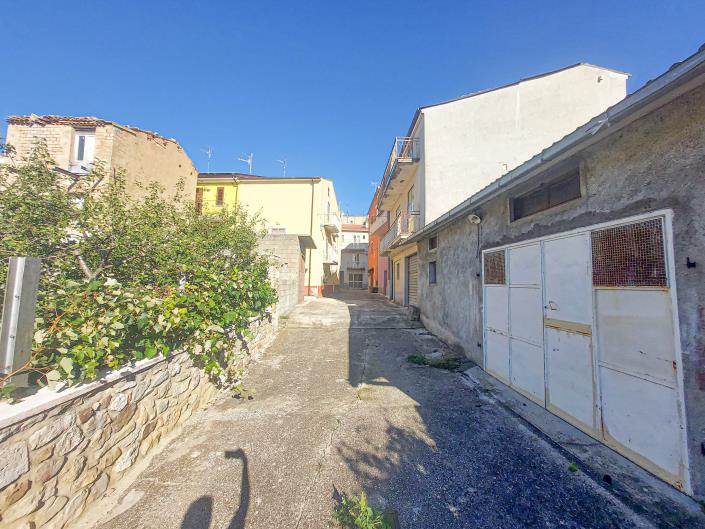 Image No.2-2 Bed Townhouse for sale