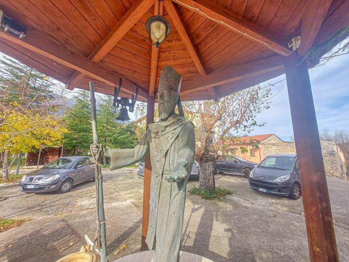 Image No.9-2 Bed Semi-Detached for sale