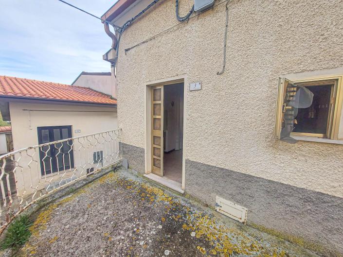 Image No.19-2 Bed Semi-Detached for sale