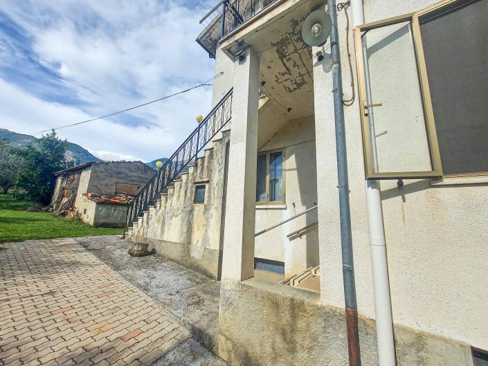 Image No.42-3 Bed Country Property for sale