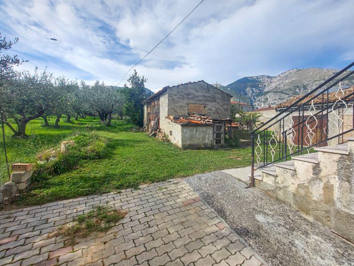 Image No.44-3 Bed Country Property for sale