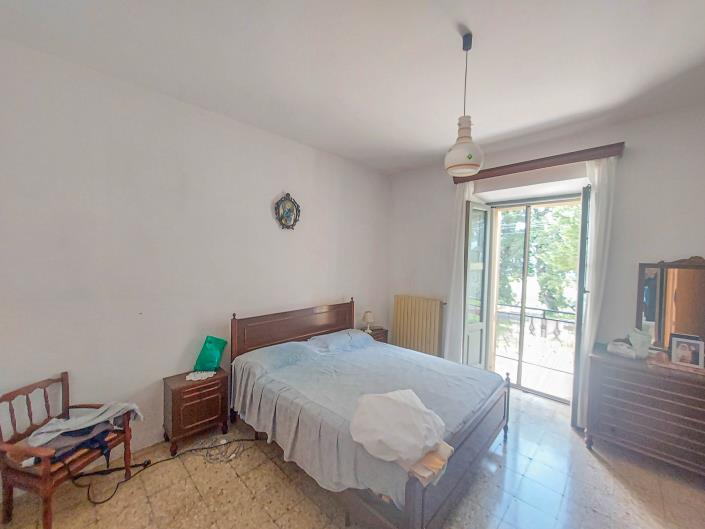 Image No.14-3 Bed Country Property for sale