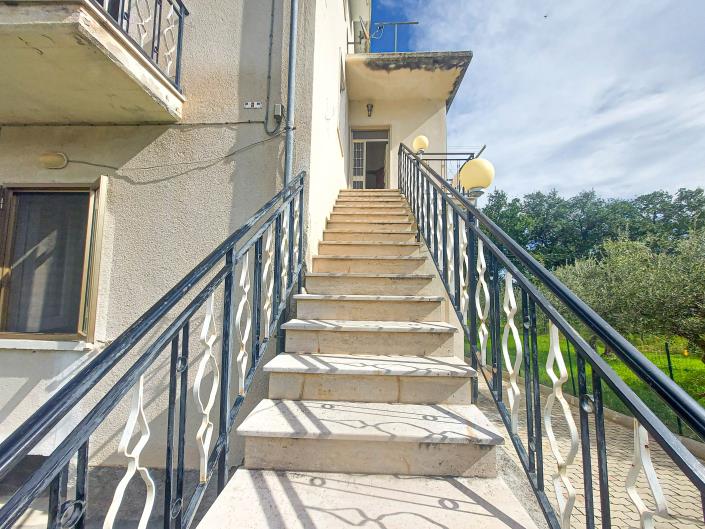 Image No.20-3 Bed Country Property for sale