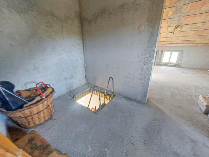 Image No.34-3 Bed Country Property for sale