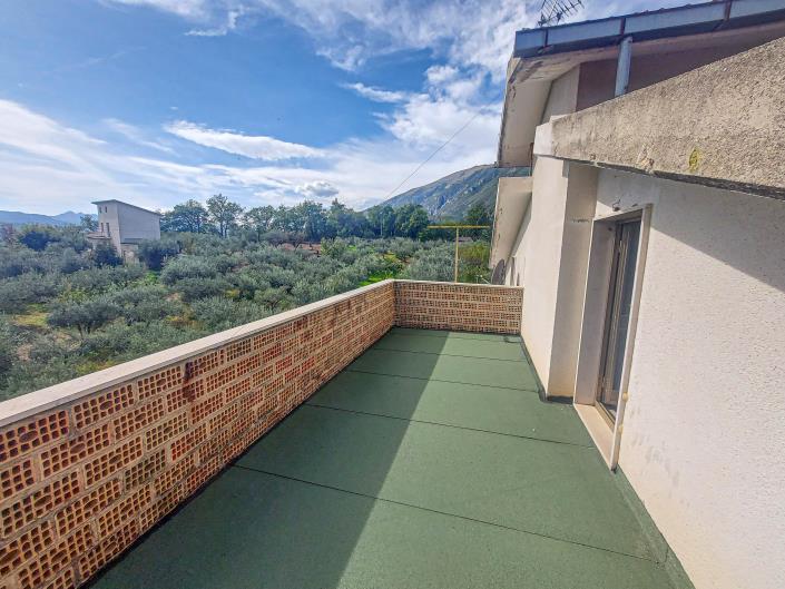 Image No.37-3 Bed Country Property for sale