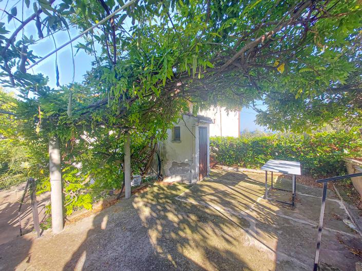 Image No.15-2 Bed Country Property for sale