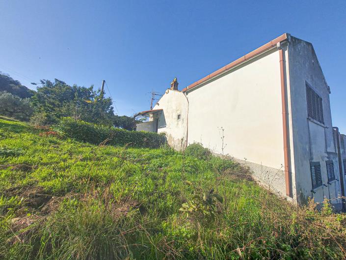 Image No.16-2 Bed Country Property for sale