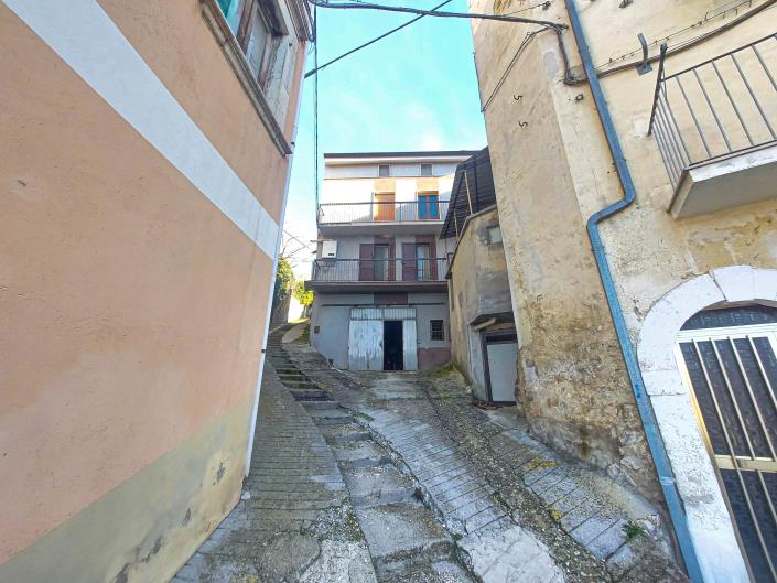 Image No.7-3 Bed Townhouse for sale