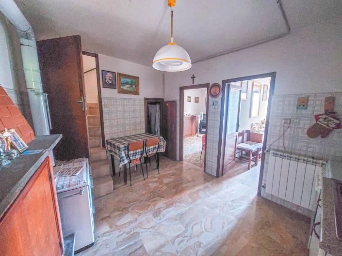 Image No.14-3 Bed Townhouse for sale