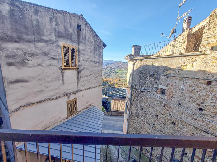 Image No.27-3 Bed Townhouse for sale