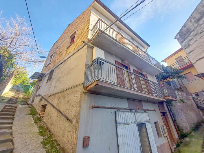 Image No.40-3 Bed Townhouse for sale