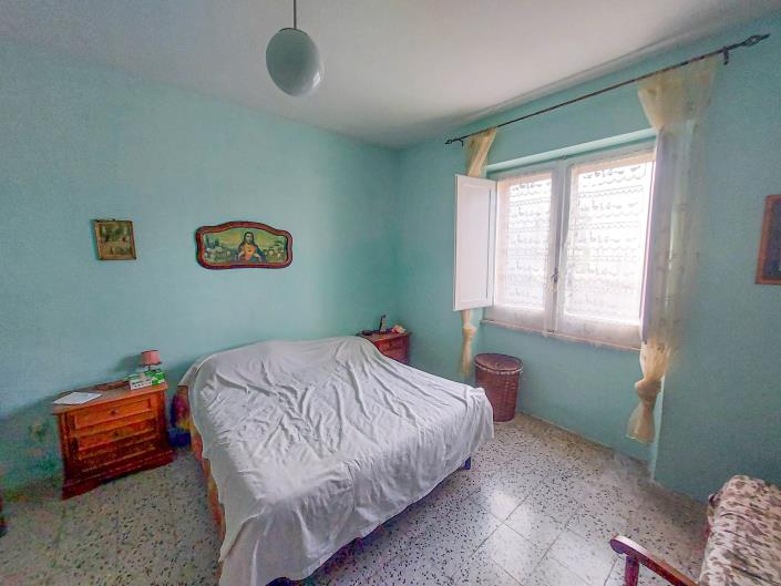 Image No.22-2 Bed Apartment for sale