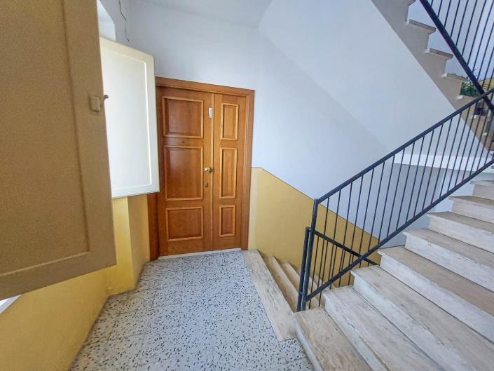 Image No.32-2 Bed Apartment for sale