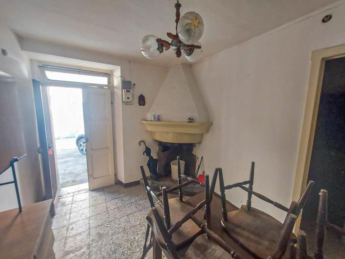 Image No.8-2 Bed Townhouse for sale