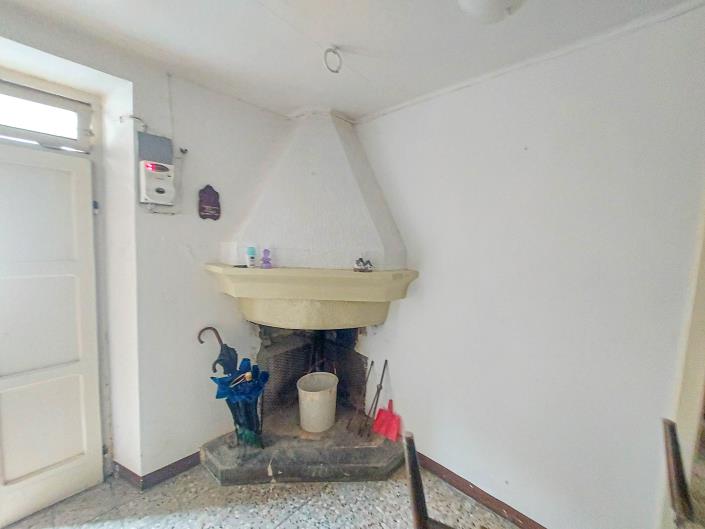 Image No.9-2 Bed Townhouse for sale