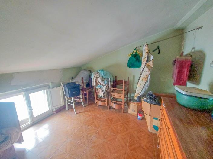 Image No.16-2 Bed Townhouse for sale