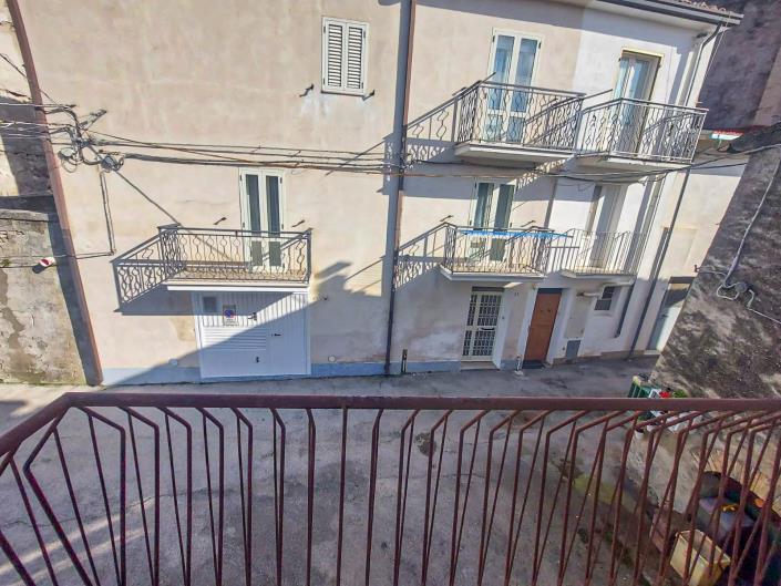 Image No.22-2 Bed Townhouse for sale