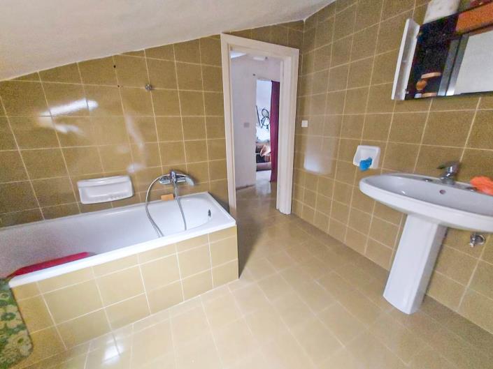 Image No.27-2 Bed Townhouse for sale