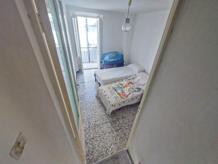 Image No.28-2 Bed Townhouse for sale