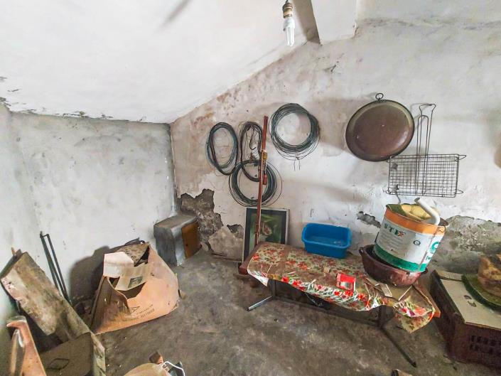 Image No.30-2 Bed Townhouse for sale