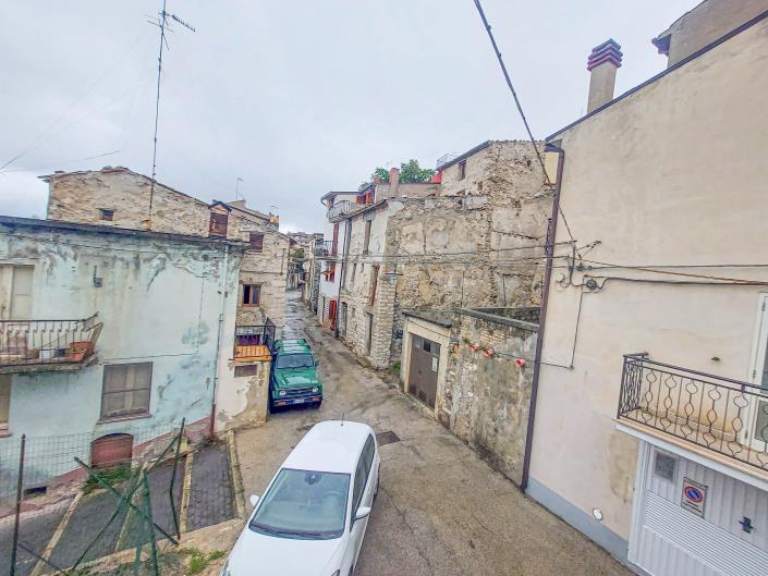 Image No.39-2 Bed Townhouse for sale