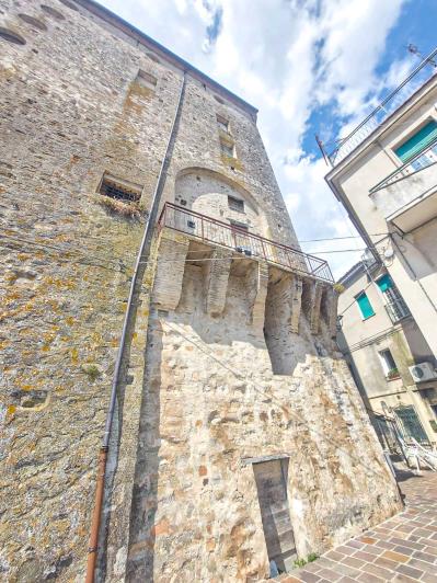 Image No.6-5 Bed Townhouse for sale