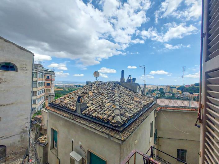 Image No.24-5 Bed Townhouse for sale