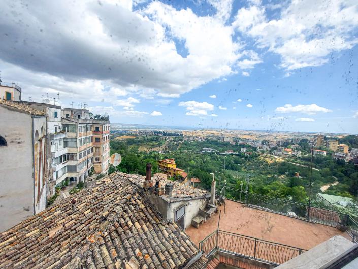 Image No.28-5 Bed Townhouse for sale