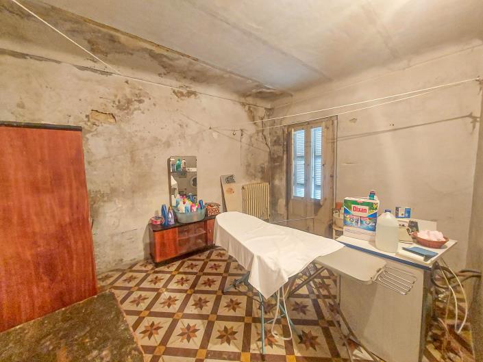 Image No.37-5 Bed Townhouse for sale