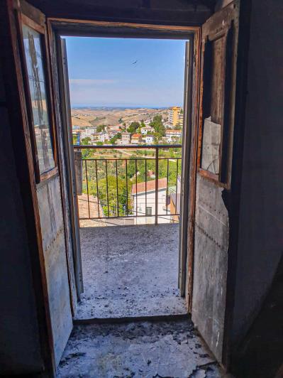 Image No.40-5 Bed Townhouse for sale