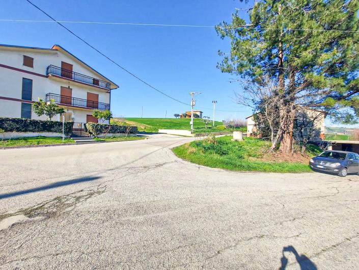 Image No.2-Terre à vendre à Sant' Eusanio Del Sangro