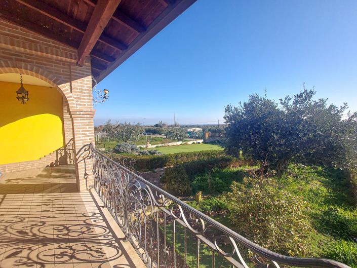 Image No.10-2 Bed Villa for sale