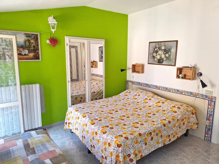 Image No.21-5 Bed Property for sale