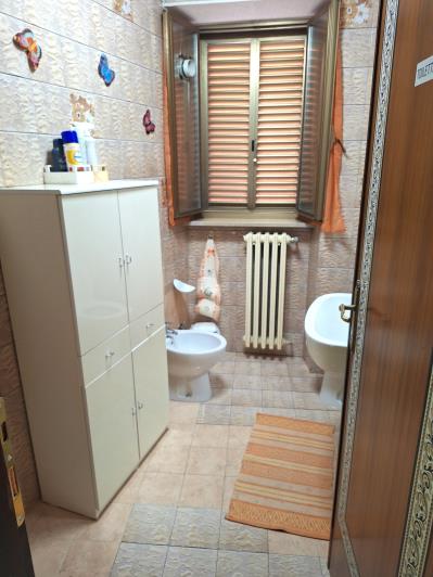 Image No.11-5 Bed Property for sale