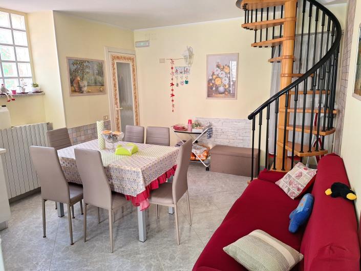 Image No.16-5 Bed Property for sale