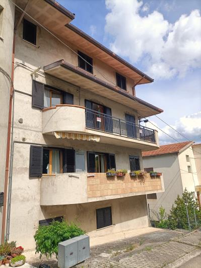 Image No.1-4 Bed Country Property for sale