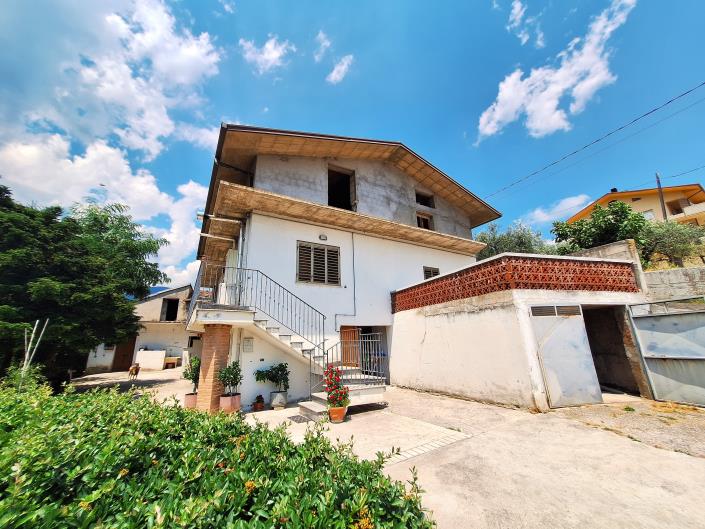 Image No.2-Villa / Détaché de 3 chambres à vendre à Palombaro