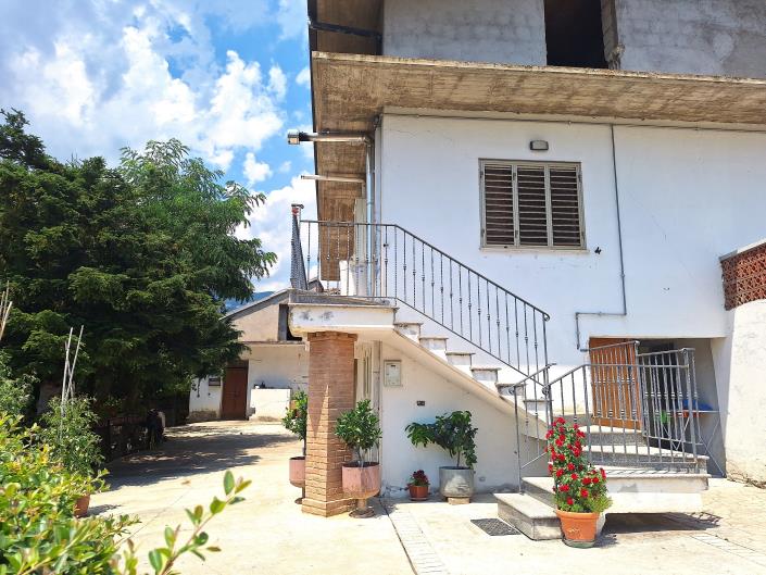 Image No.5-Villa / Détaché de 3 chambres à vendre à Palombaro