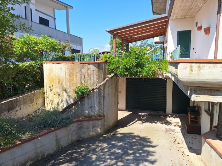 Image No.48-3 Bed Villa / Detached for sale