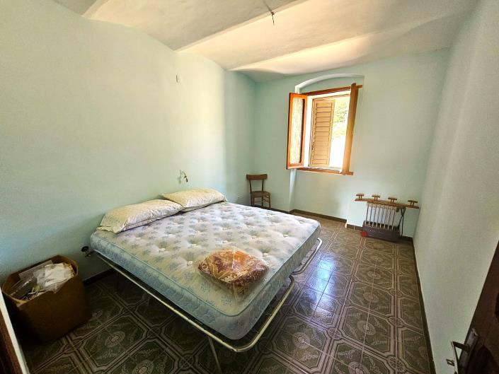 Image No.13-2 Bed Semi-Detached for sale