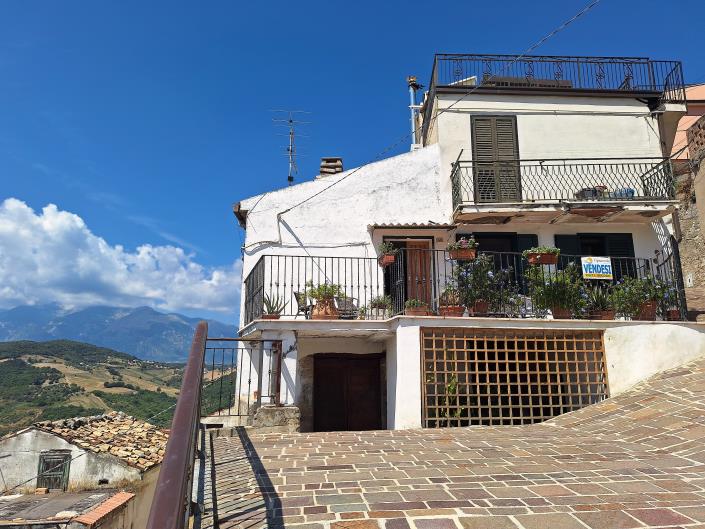 Image No.2-2 Bed House/Villa for sale