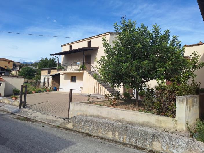 Image No.2-2 Bed House/Villa for sale