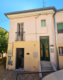 1 - Torino di Sangro, Semi-Detached