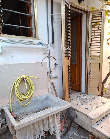 Image No.24-2 Bed Semi-Detached for sale