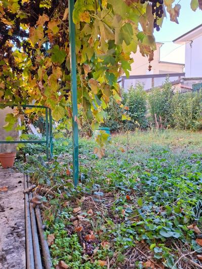 Image No.27-2 Bed Semi-Detached for sale