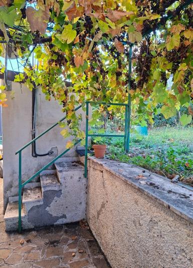 Image No.26-2 Bed Semi-Detached for sale