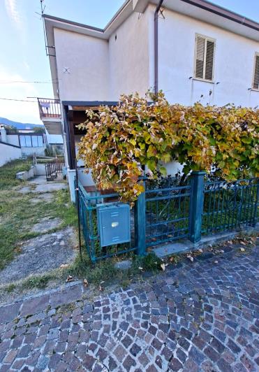 Image No.30-2 Bed Semi-Detached for sale